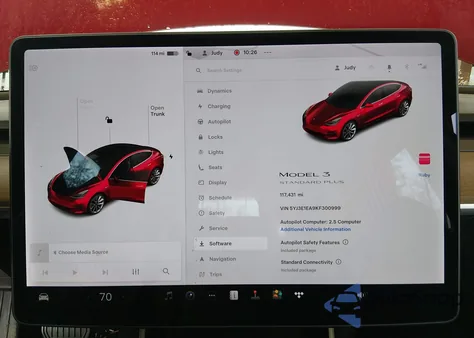 2019 Tesla Model 3 Long Range/Mid Range/Standard Range/Standard Range Plus z USA, uszkodzony, nr VIN 5YJ3E1EA9KF300999